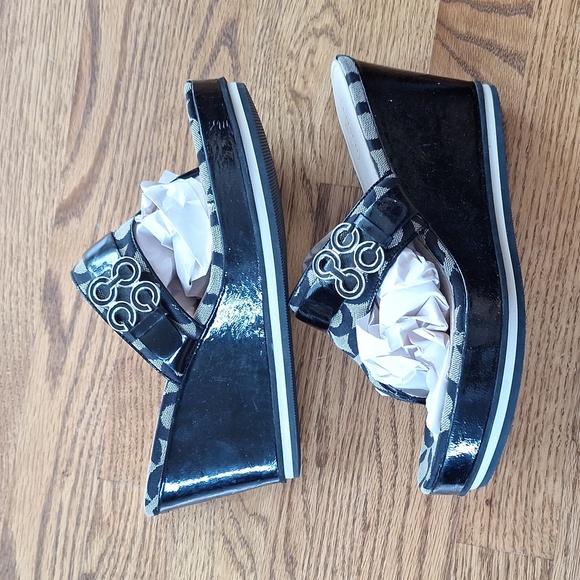Coach Black Gypsy Signature Patent Wedge Thong Sandals 10b - Picture 3 of 13